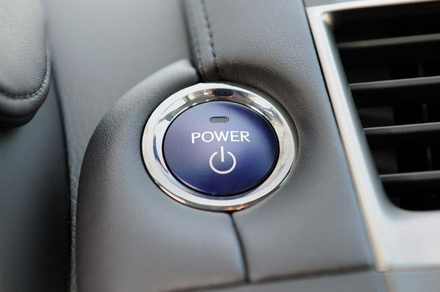  Lexus HS250h 2009 года  (фото 21 из 273)